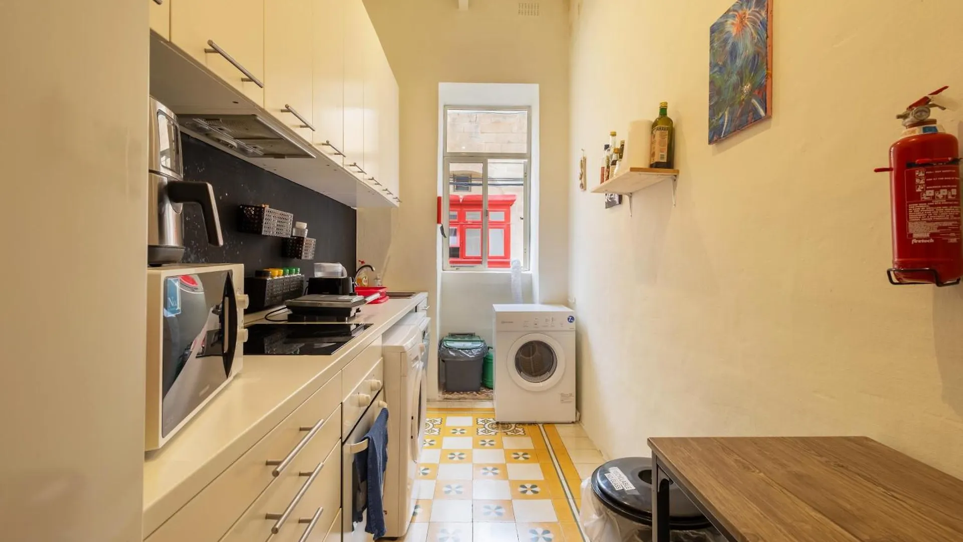 Quiet Double Ensuite Room Sliema Malta