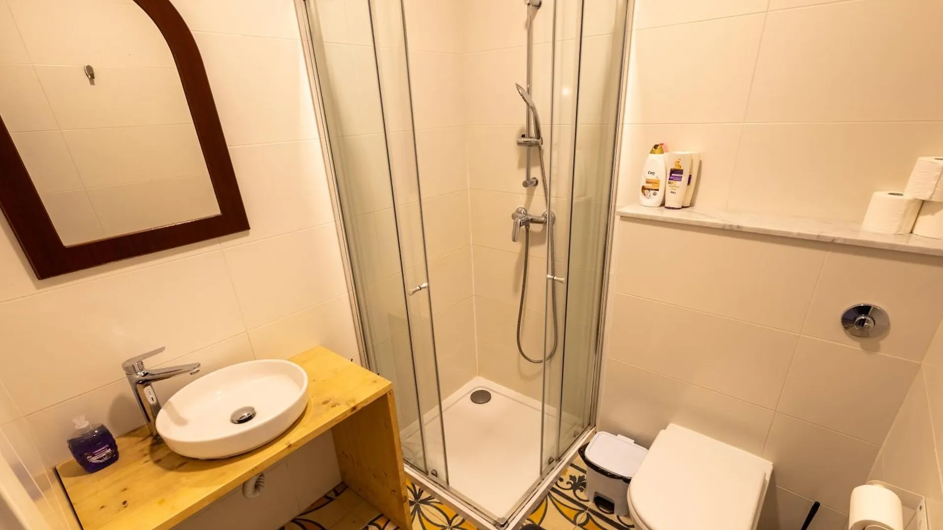 Quiet Double Ensuite Room Sliema Malta